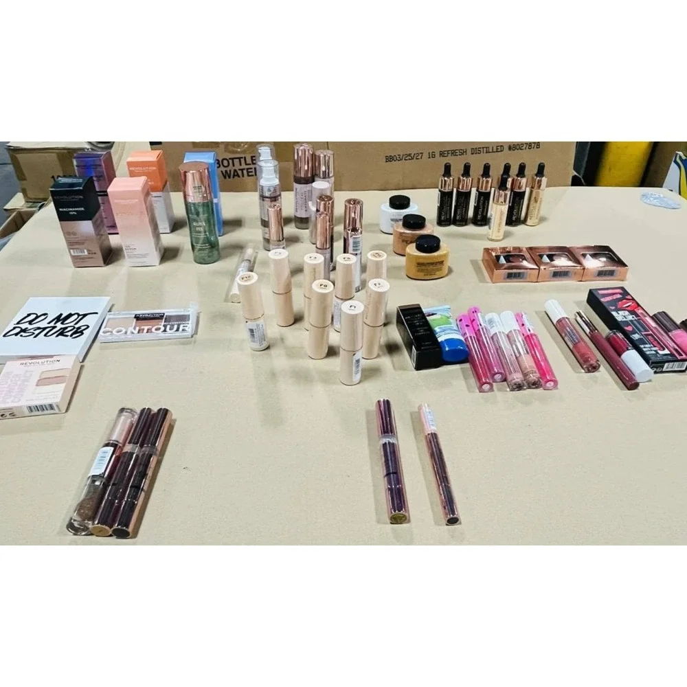 10 Items Revolution Makeup Mystery Box! New – Free‎ Shipping